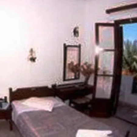 Asterias Hotel 2*